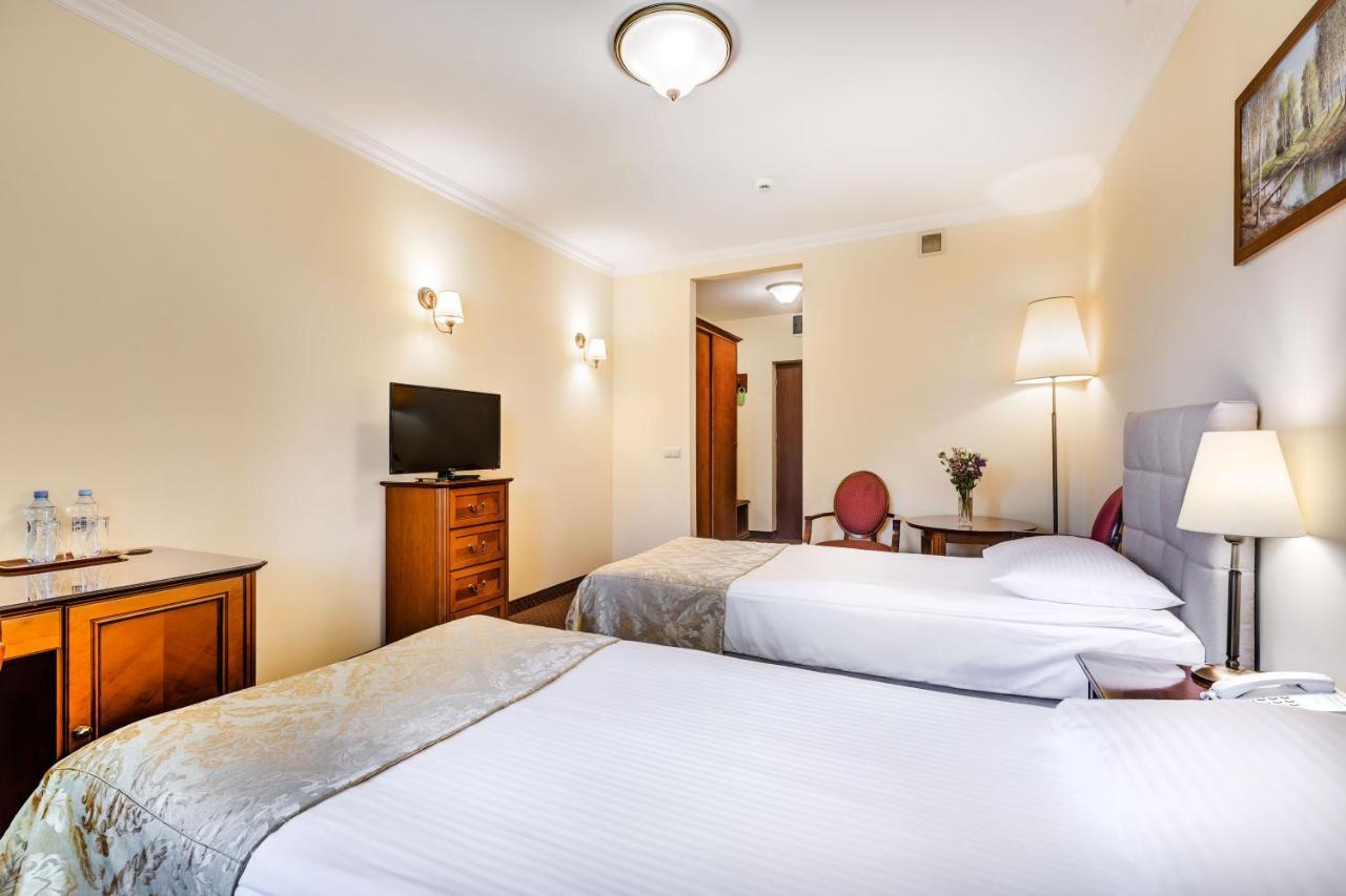 Hotel Pan Tadeusz Serock Luaran gambar